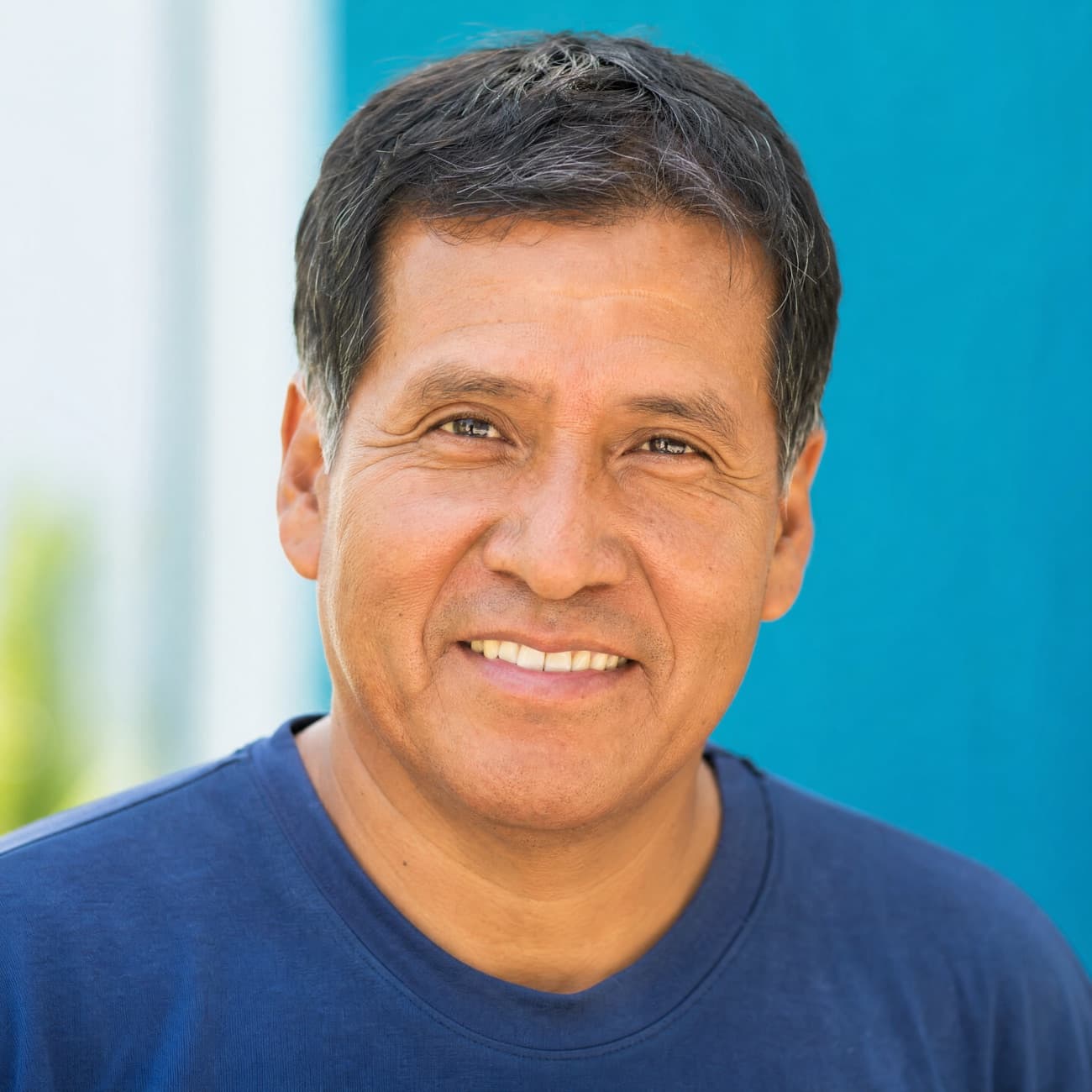 Luis F.